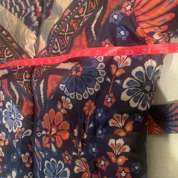 Farm rio hooded puffer coat jacket reversible comes with adjustable snap belt - Picture 3 of 14